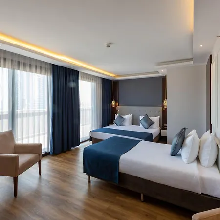 Taksim Crystal & 4*