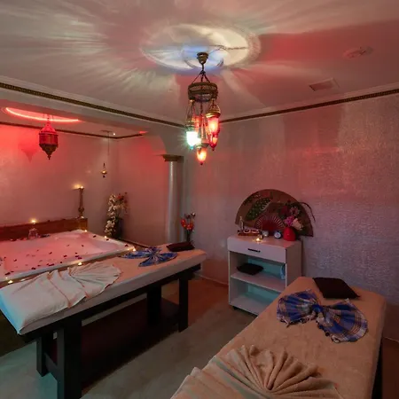 فندق Taksim Crystal &