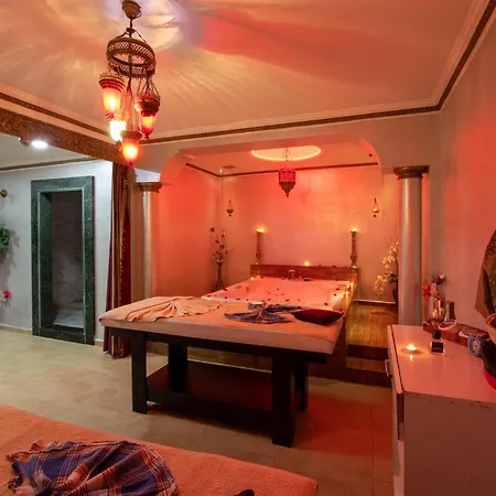 Szálloda Taksim Crystal & 4*