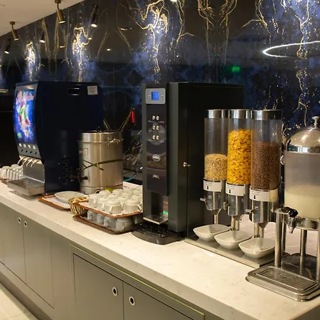 Taksim Crystal & Hotel 4*