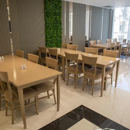 Taksim Crystal & 4*