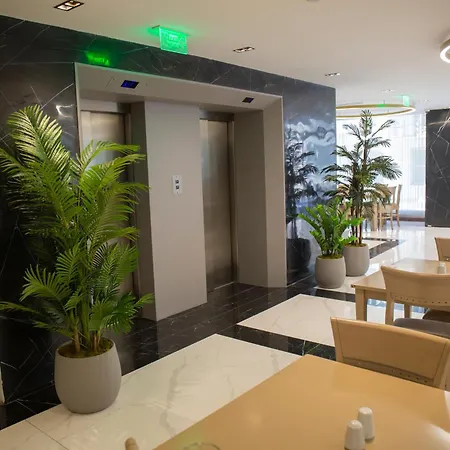 Taksim Crystal & 4*