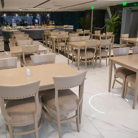 Taksim Crystal & 4*