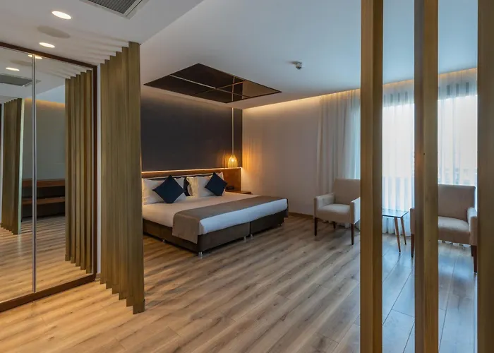 Taksim Crystal & 4* Istanbul