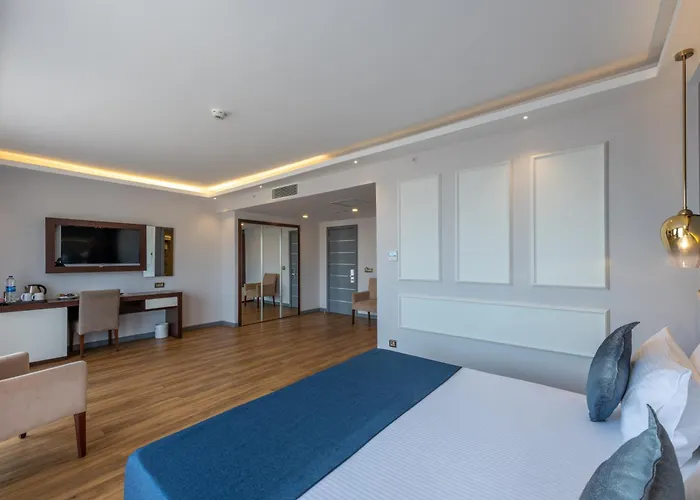 Taksim Crystal & Hotel